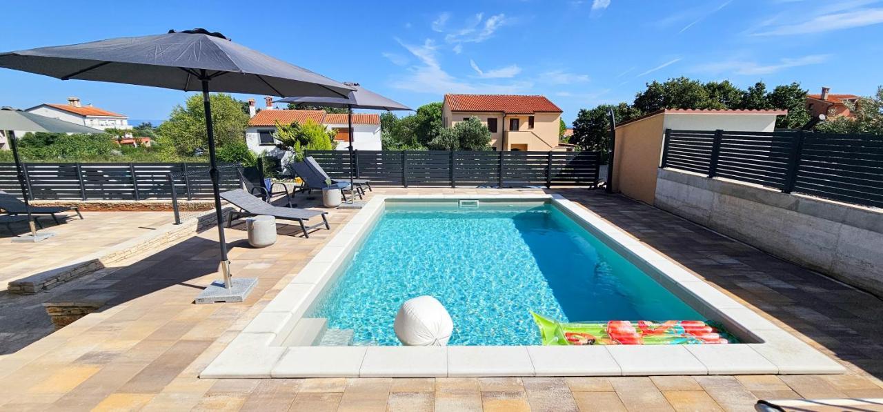 Apartment Bluemare B3 With Shared Pool Liznjan Luaran gambar